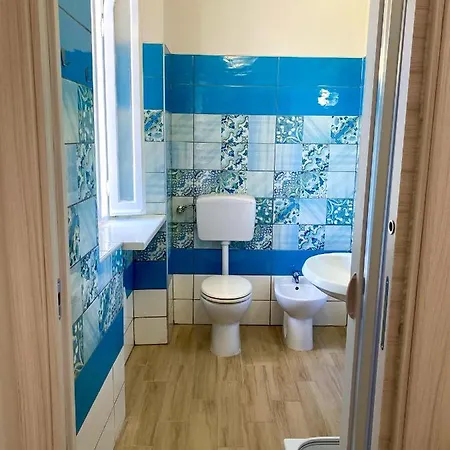 Paradise 500m Dal Mare In Estate Servizio Navetta Per Centro فندق مبيت وإفطار سبرلونغا