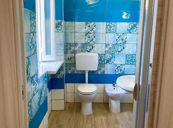 Paradise 500m Dal Mare In Estate Servizio Navetta Per Centro B&B 스펠론가