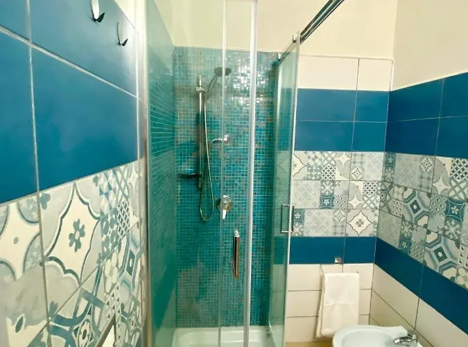 B&B Paradise 500m Dal Mare In Estate Servizio Navetta Per Centro 스펠론가