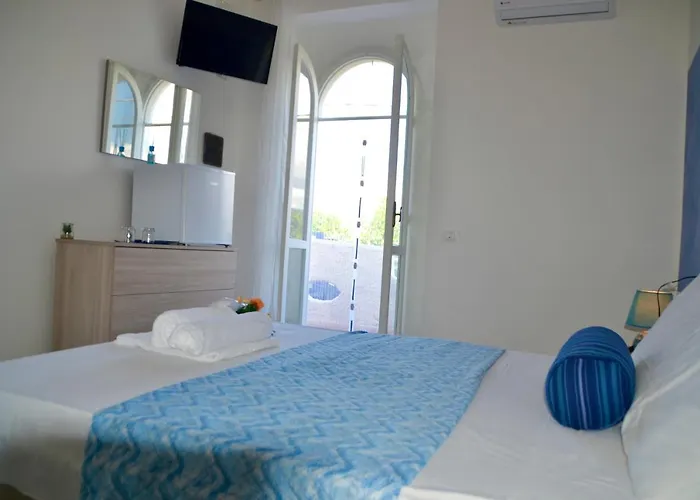 Paradise 500m Dal Mare In Estate Servizio Navetta Per Centro 4*