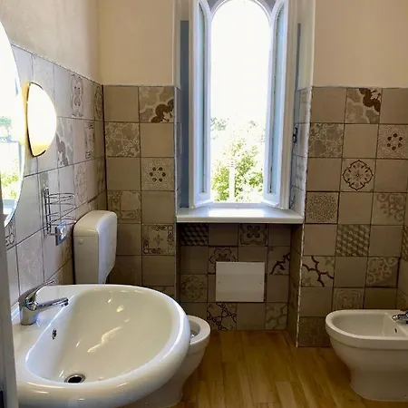 Paradise 500m Dal Mare In Estate Servizio Navetta Per Centro Bed & Breakfast *