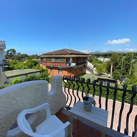 Paradise 500m Dal Mare In Estate Servizio Navetta Per Centro Bed & Breakfast